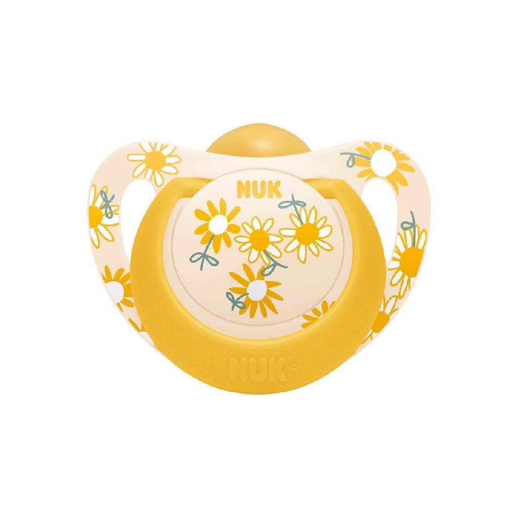 Dojčenský latexový cumlík NUK Star 18-36 m červený 18-36 m