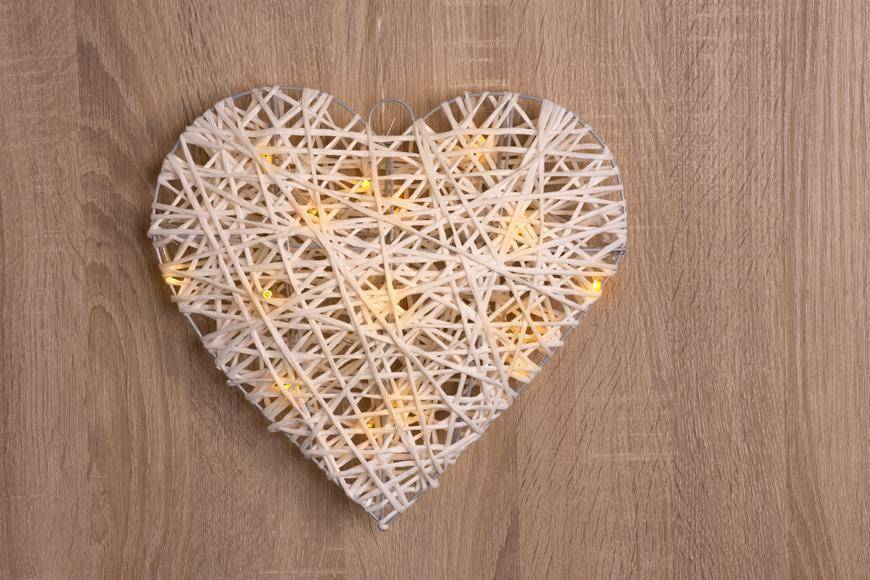 Dekoracia MagicHome Rattan Metal Heart, 15xLED, 30x6 cm, 3xAA, interér